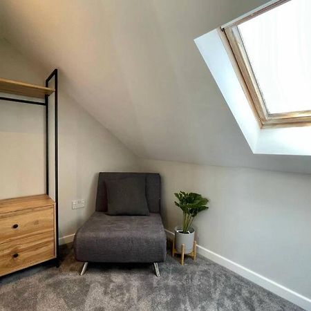 Large House Near Victoria Park For Groups, 10 Mins Bus To City Centre Cardiff Exterior photo