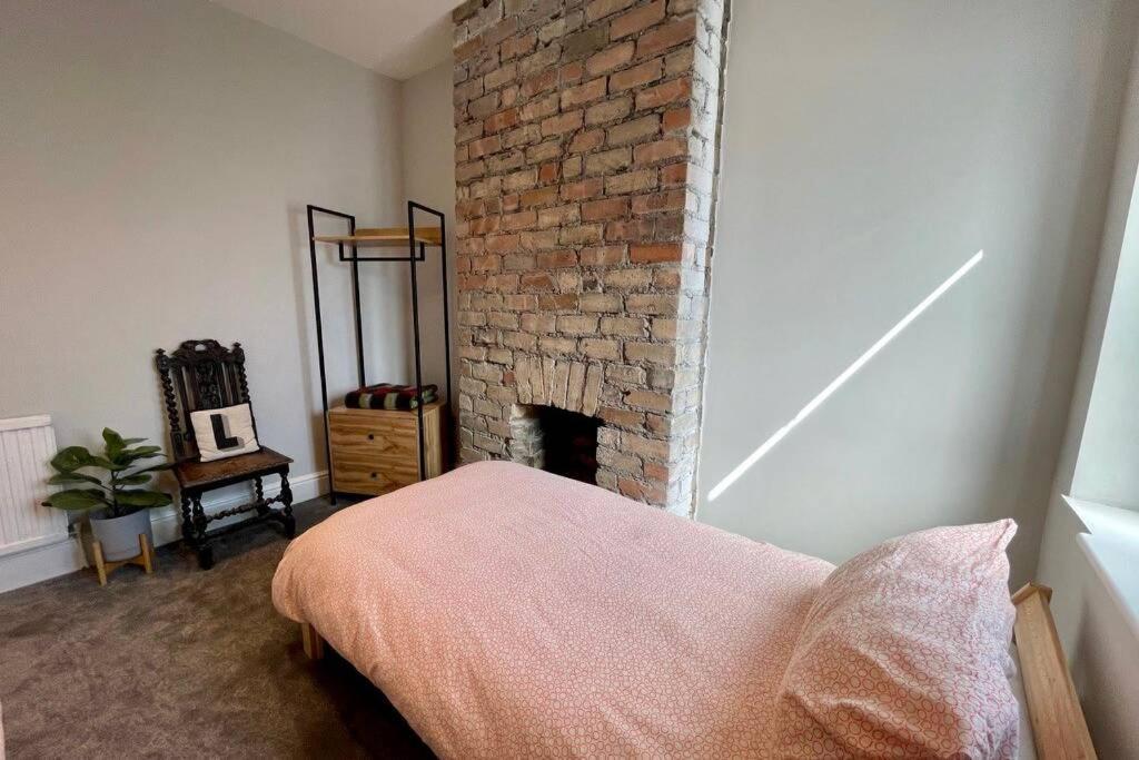 Large House Near Victoria Park For Groups, 10 Mins Bus To City Centre Cardiff Exterior photo