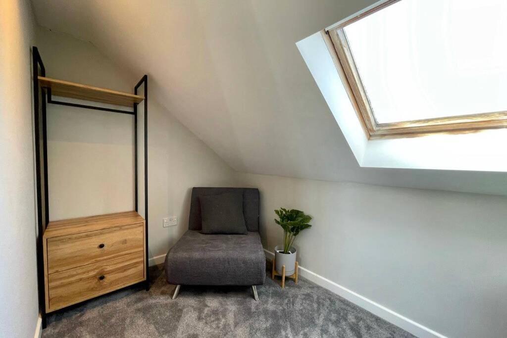 Large House Near Victoria Park For Groups, 10 Mins Bus To City Centre Cardiff Exterior photo