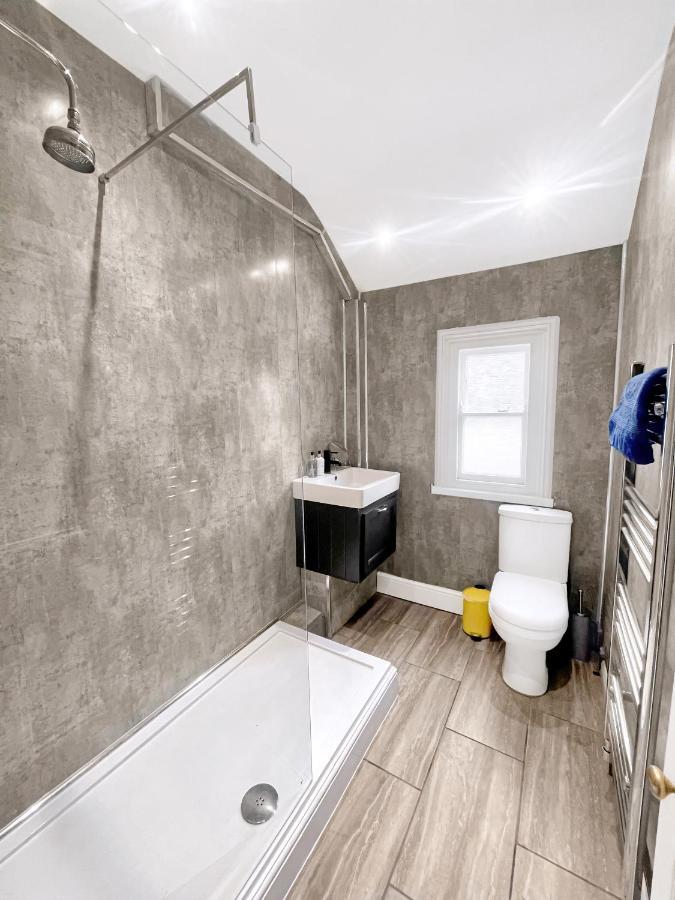 Large House Near Victoria Park For Groups, 10 Mins Bus To City Centre Cardiff Exterior photo